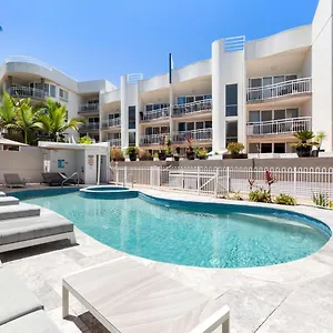 kirra-palms-holiday-apartments.queenslandhotels.net/