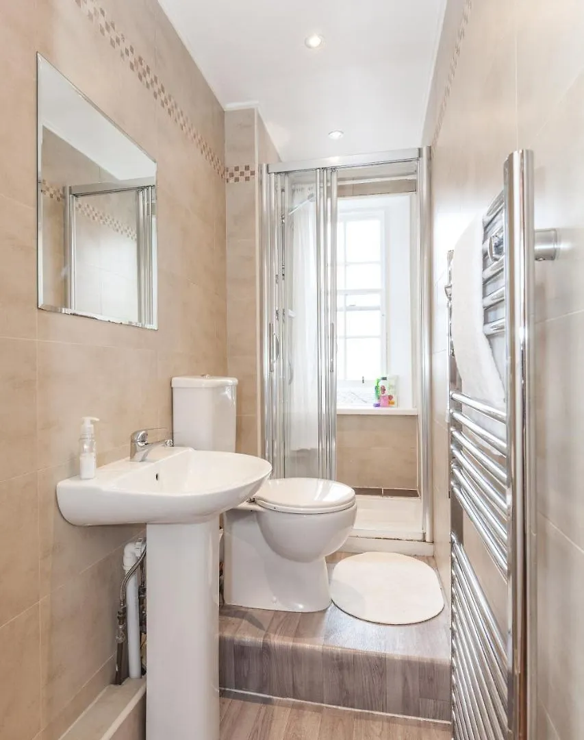 Old Town Edinburgh Apartment